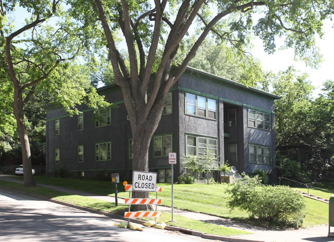 72-74 Melborne Ave in Minneapolis, MN - Building Photo - Building Photo