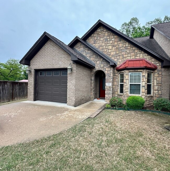 property at 221 Cobblestone Ct
