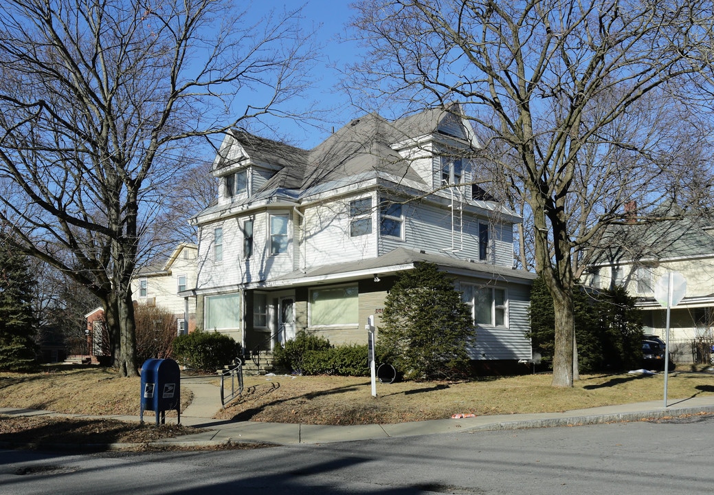 1225 Union St in Schenectady, NY - Building Photo