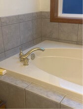 1545 Capri Ct in Pullman, WA - Foto de edificio - Building Photo