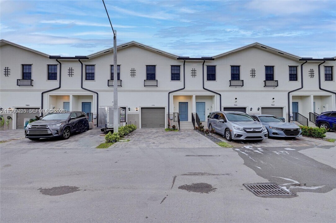 1170 SW 7th Ct in Florida City, FL - Building Photo