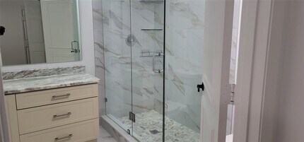 10790 NW 14th St in Plantation, FL - Foto de edificio - Building Photo