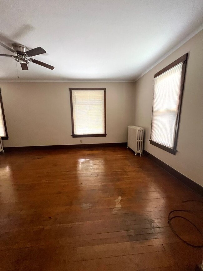 2224 Iowa St in Davenport, IA - Foto de edificio - Building Photo