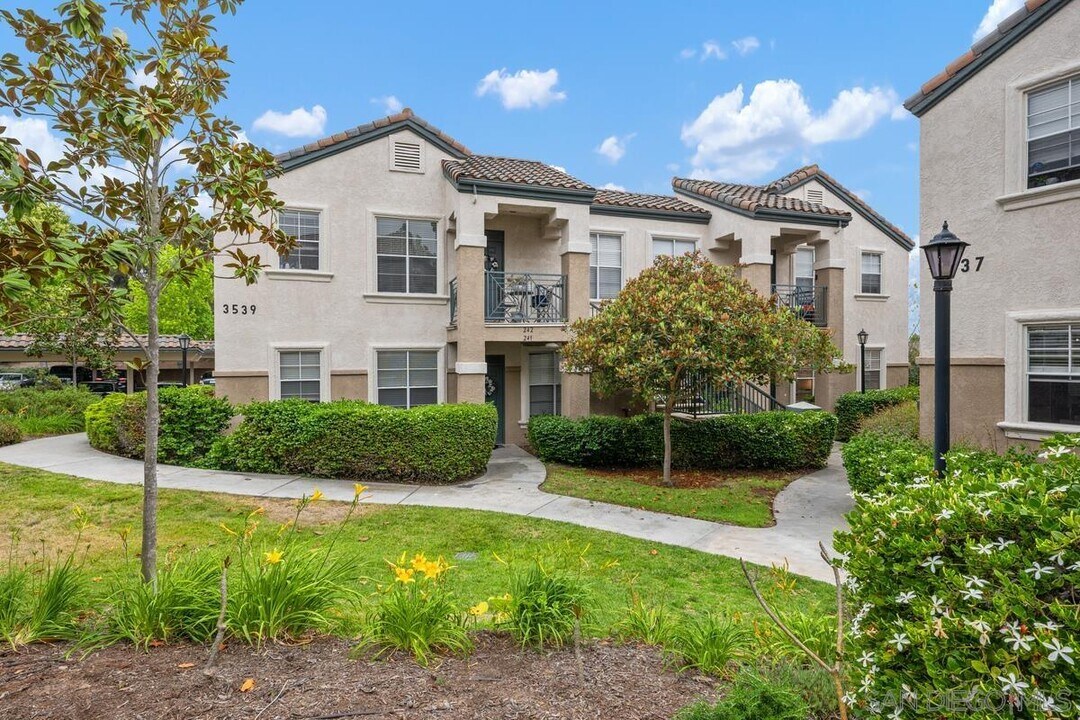 3539 Caminito El Rincon in San Diego, CA - Building Photo
