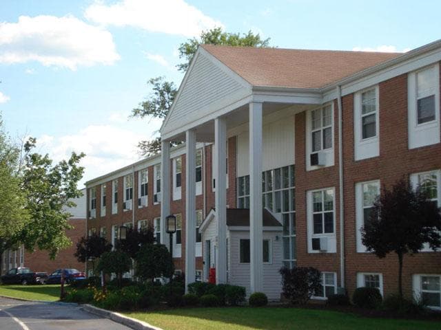 Boulevard Club Apartments in Boardman, OH - Foto de edificio