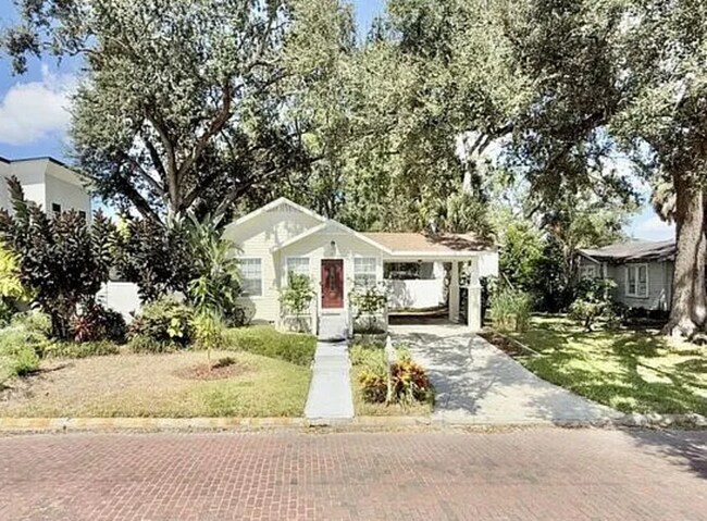 property at 909 W Fribley St