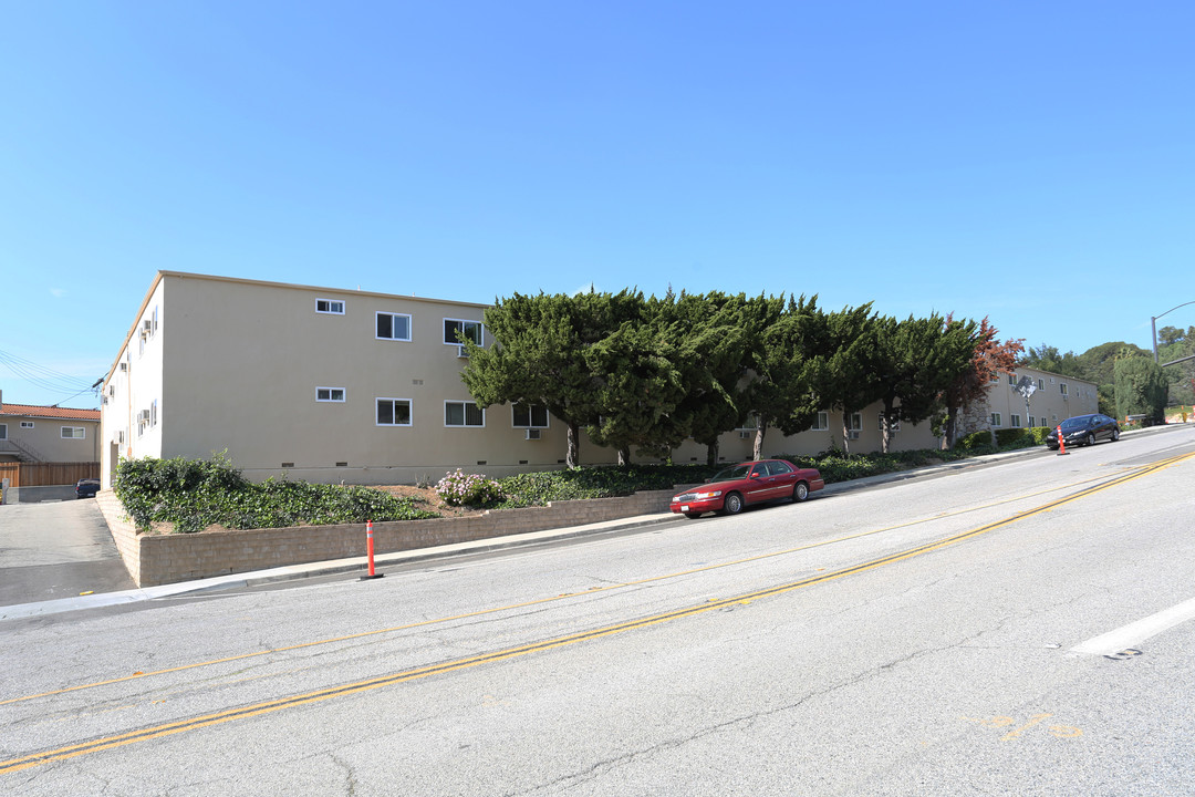 Four Sons in Thousand Oaks, CA - Building Photo