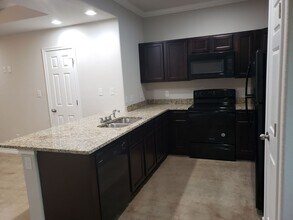 8406 Flicka Hls in Selma, TX - Building Photo - Building Photo