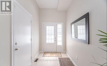 2530 Countryside Dr in Brampton, ON - Building Photo - Building Photo