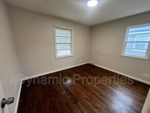 2537 S 46th Ave in Omaha, NE - Building Photo - Building Photo