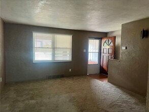 650 Dunster St in Pittsburgh, PA - Building Photo - Building Photo