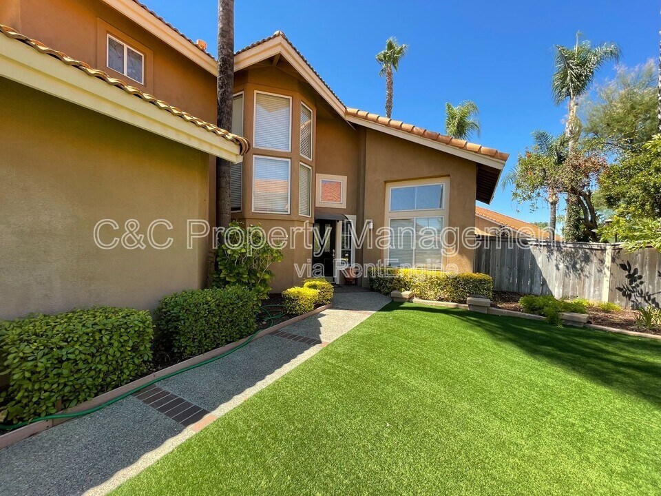 30364 Falcon Point Ct in Murrieta, CA - Building Photo