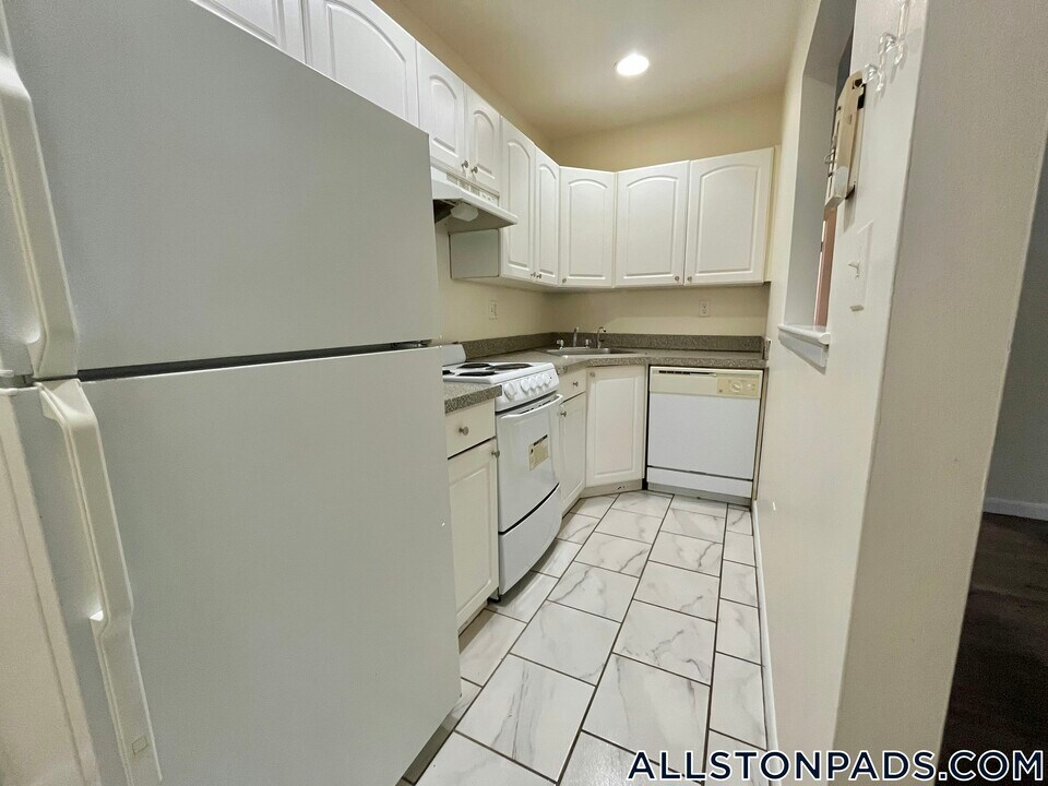26 Allston St in Boston, MA - Building Photo
