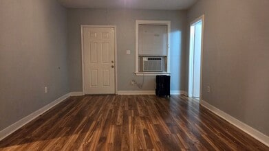 6316 Victoria St in Houston, TX - Foto de edificio - Building Photo