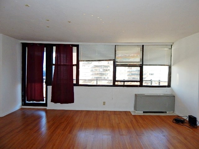 280 Marin Blvd, Unit 17M in Jersey City, NJ - Building Photo - Building Photo