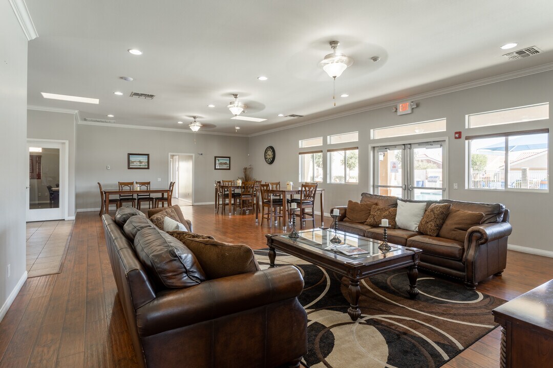 Villas at Hesperia in Hesperia, CA - Foto de edificio