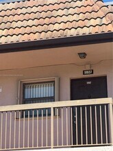 10637 NW 10th St, Unit 202 in Pembroke Pines, FL - Building Photo - Building Photo