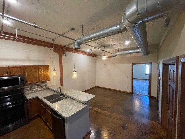 132 S Dakota Ave, Unit 304 in Sioux Falls, SD - Foto de edificio - Building Photo