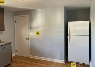 10 Pine St in Arlington, MA - Building Photo - Building Photo