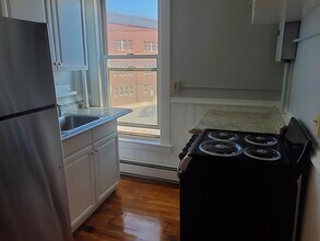 4 Elm St-Unit -301 in Lancaster, NH - Building Photo - Building Photo