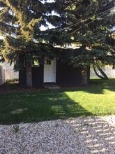 9221-9111 111 Ave in Grande Prairie, AB - Building Photo - Building Photo