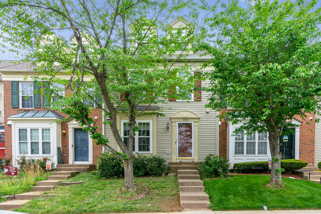 14556 Granville Ln, Unit Loft in Centreville, VA - Building Photo - Building Photo