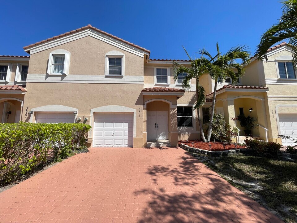 3873 SW 171st Terrace in Miramar, FL - Building Photo
