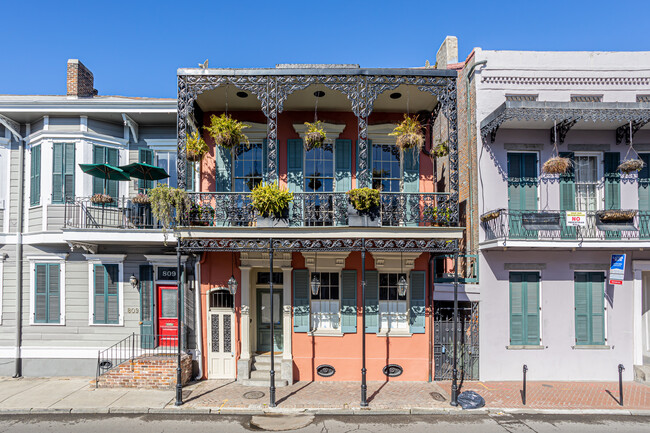 811 Burgundy St in New Orleans, LA - Building Photo - Building Photo