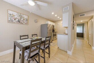 4605 Bayshore Dr in Naples, FL - Building Photo - Building Photo