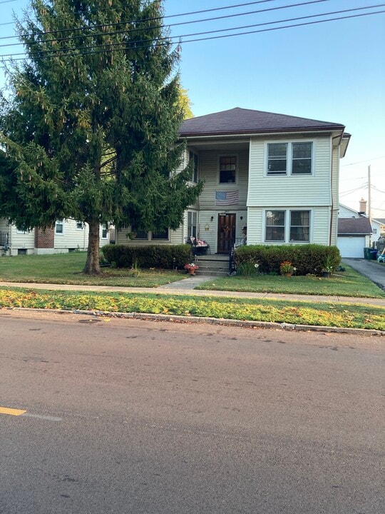 3821 Wayne Ave, Unit 4 in Dayton, OH - Foto de edificio