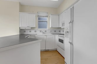 14902 57 Av in Surrey, BC - Building Photo - Building Photo