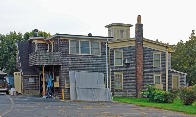 143 River Ave in Patchogue, NY - Building Photo - Building Photo