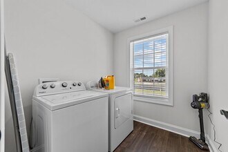 812 Crown Point Dr in Salisbury, NC - Building Photo - Building Photo