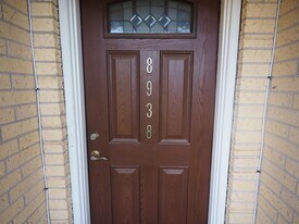 8938 N Plaza Ct in Austin, TX - Building Photo