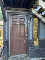 9624 SE Foster Rd in Portland, OR - Building Photo