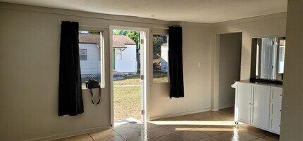 3257 57th Ave N in St. Petersburg, FL - Building Photo - Building Photo