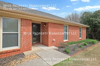 2202 Manchester Cir SW in Huntsville, AL - Building Photo - Building Photo