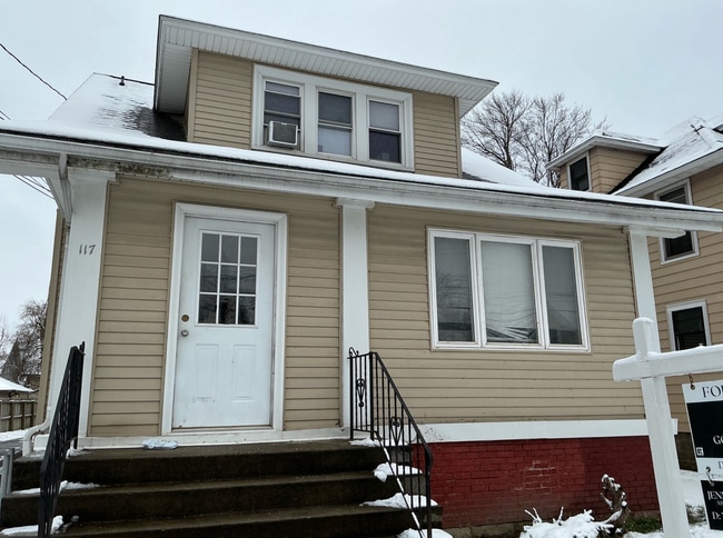 117 Bloomfield Ave, Unit 3