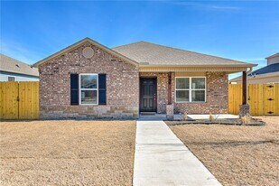 990 Morningside Dr in Fayetteville, AR - Building Photo