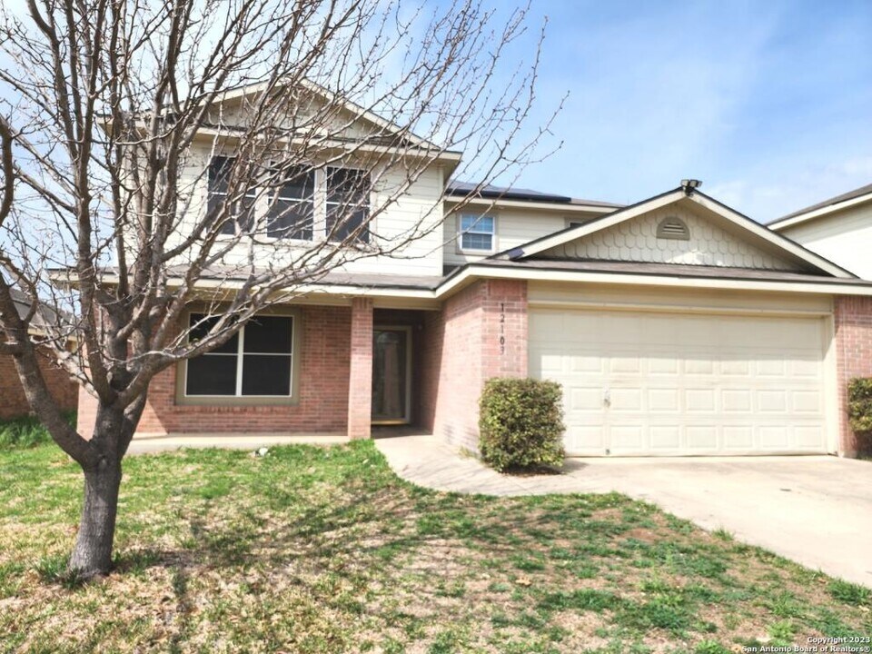 12103 Creek Spur in San Antonio, TX - Building Photo