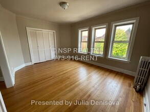 4267 W Addison St, Unit 1 in Chicago, IL - Foto de edificio - Building Photo