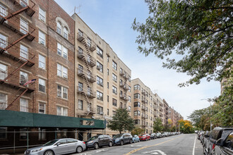 251 Seaman Ave in New York, NY - Building Photo - Building Photo