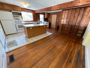 115 Estes Dr in Carrboro, NC - Building Photo - Building Photo