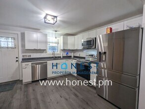 162 College Ave in Waterville, ME - Building Photo - Building Photo