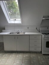 13 Simons Ave in Waterbury, CT - Building Photo - Building Photo
