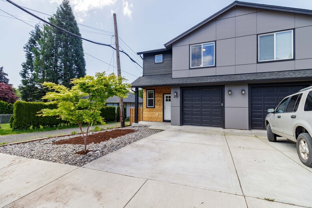 802 NW 7th Ave in Camas, WA - Building Photo