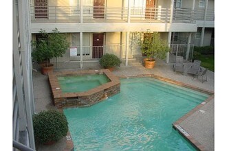 The Colonnade on Cole in Dallas, TX - Foto de edificio - Building Photo