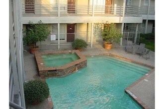 The Colonnade on Cole in Dallas, TX - Building Photo - Building Photo