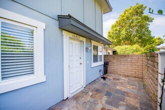 16437 Poco Cir in Huntington Beach, CA - Building Photo - Building Photo