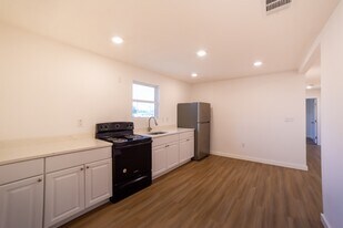 2326 Cincinnati Ave in San Antonio, TX - Building Photo